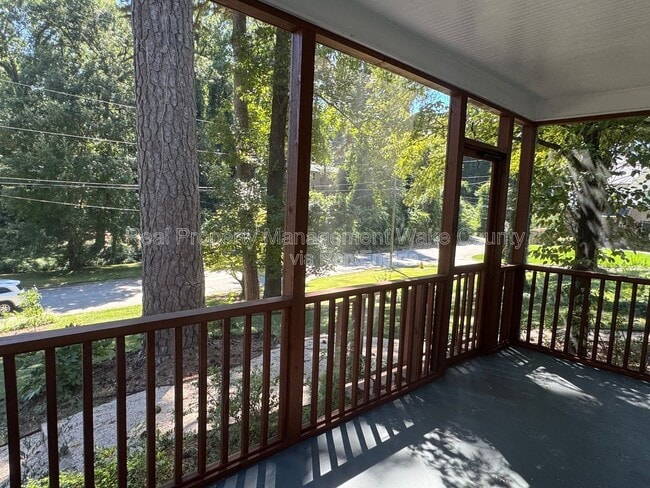 Building Photo - 3018 Medlin Dr