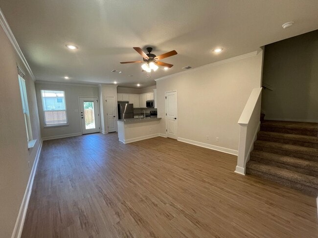 Building Photo - MOVE FAST—GATED TOWNHOME NEAR LACKLAND AFB WITH A PRIVATE YARD!