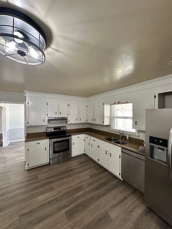 Building Photo - 508 Crown Crescent
