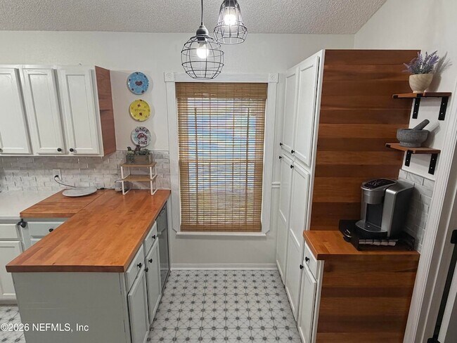 Building Photo - 11058 Miata Ct
