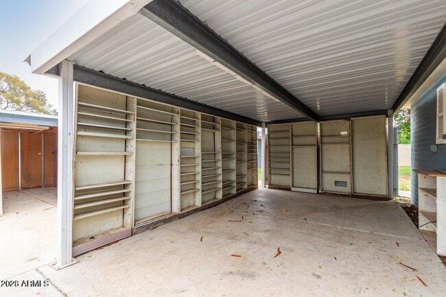 Building Photo - 7340 N 7th Ave