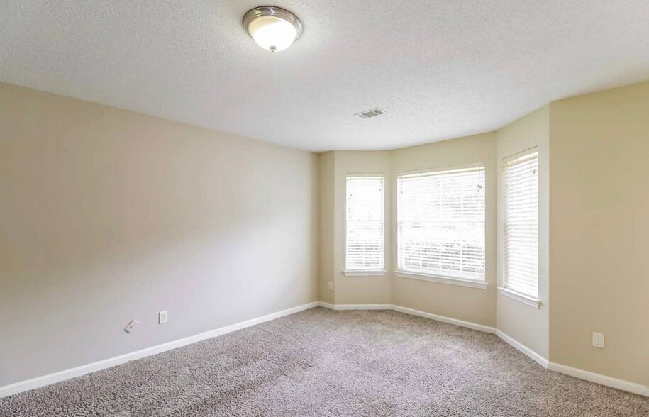 Building Photo - 6849 Fireside Ln
