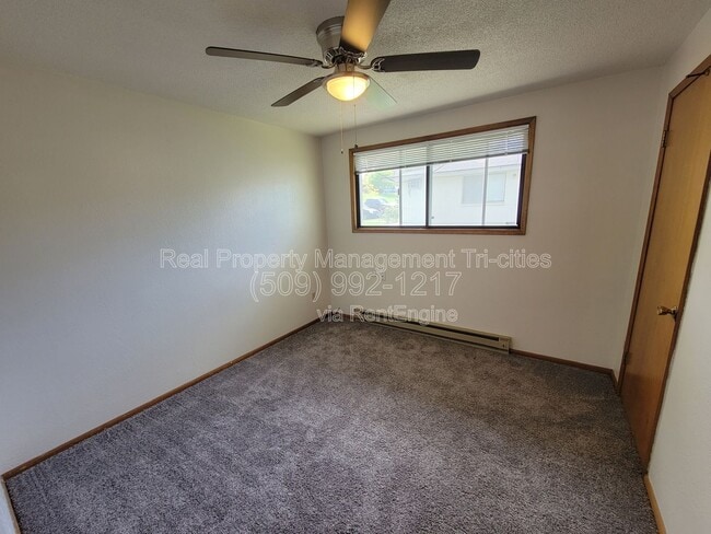 Building Photo - 1702 W 7th Pl