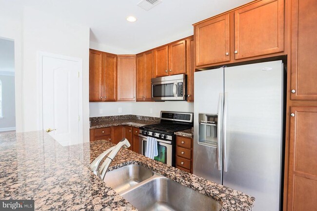 Building Photo - 13538 Waterford Hills Blvd