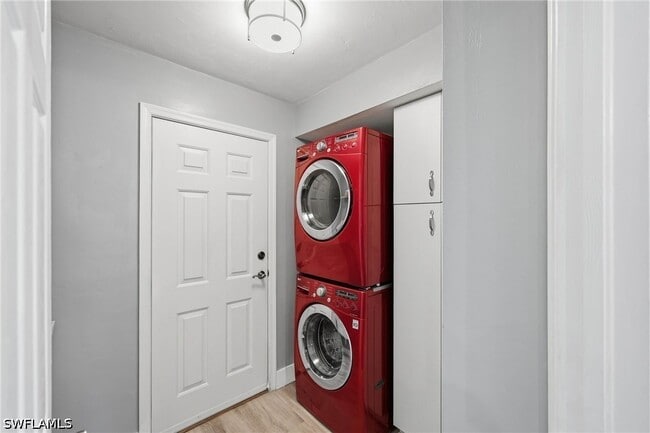Building Photo - 789 Coldstream Ct