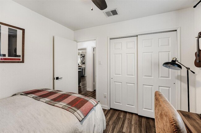 Building Photo - 916 Great Britain Blvd