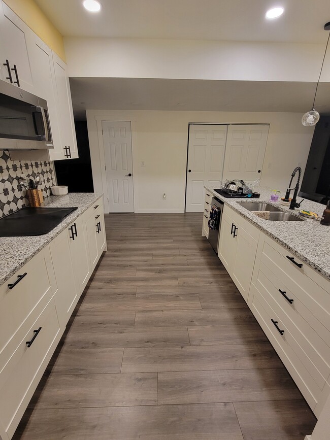 Building Photo - 2814 Biplane St