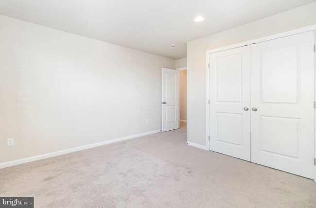 Building Photo - 1726 Bradley Dr