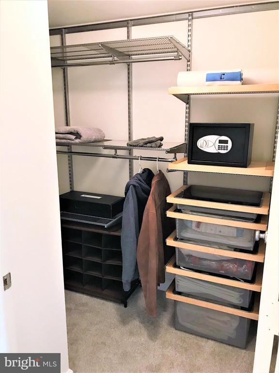 Building Photo - 1220 N Fillmore St