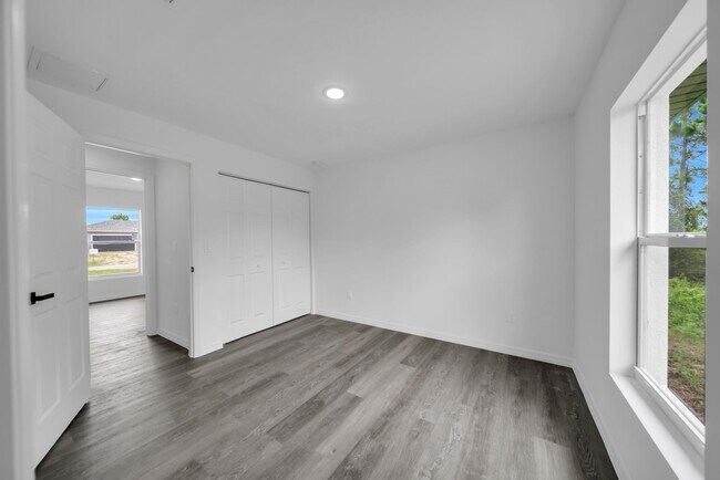 Building Photo - 382 McArthur Blvd