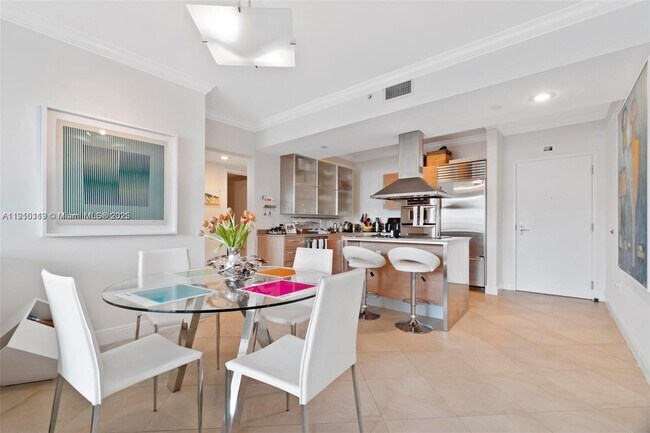 Building Photo - 218 SE 14th St