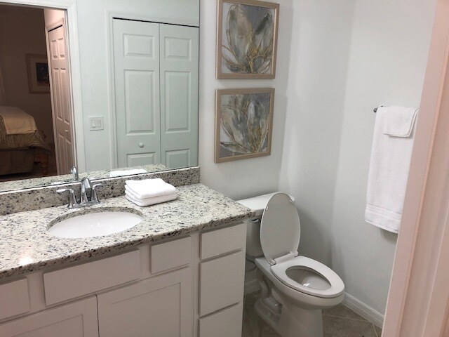 2nd Bathroom - 43050 Greenway Blvd