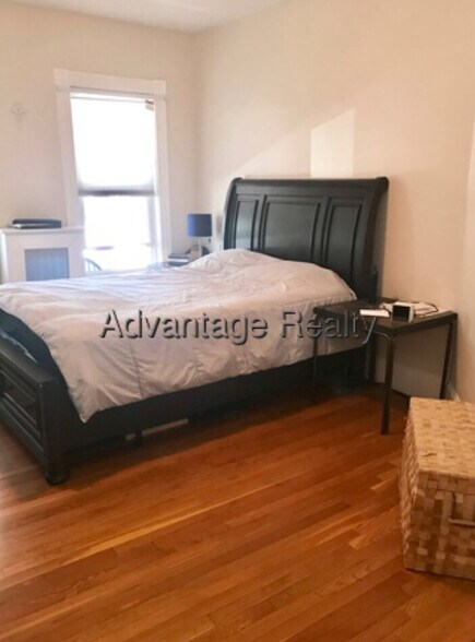 Building Photo - 15 Jaques St