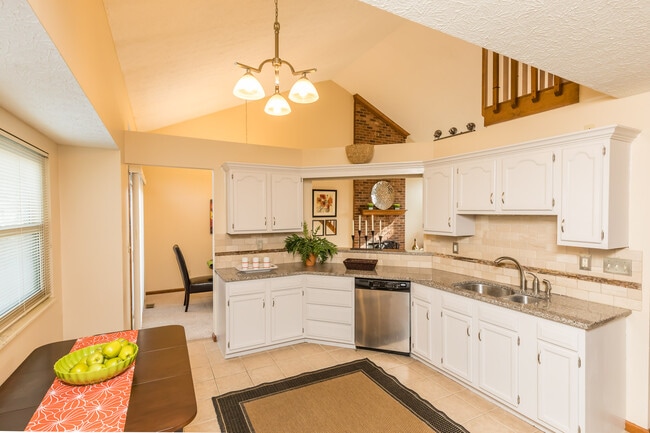 Building Photo - 4112 Loughmoor Dr