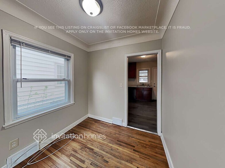 Building Photo - 5604 23rd Ave S