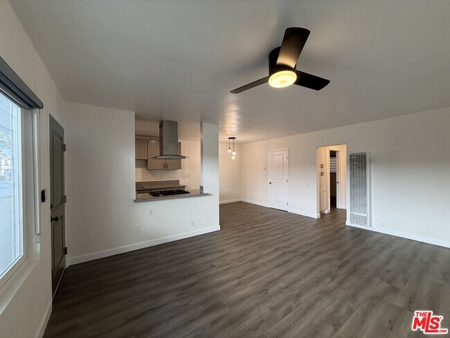 Building Photo - 11543 Venice Blvd.