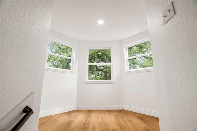 Building Photo - 4761 Meadowbrook Dr