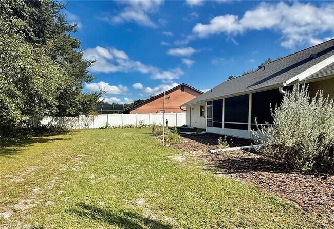 Building Photo - 1734 Willa Cir