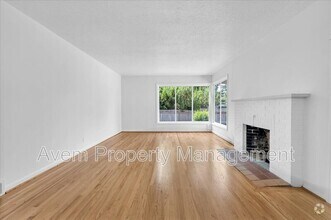 Building Photo - 9710 S Corbett Ln