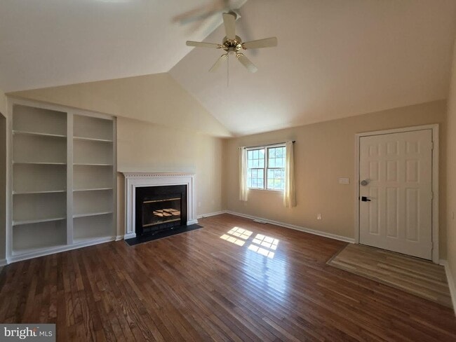 Building Photo - 1405 Bantry Ln