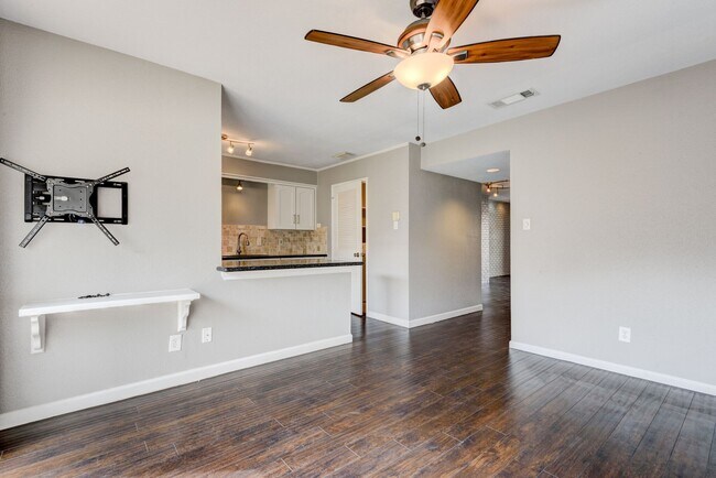 Building Photo - 6444 Burgoyne Rd