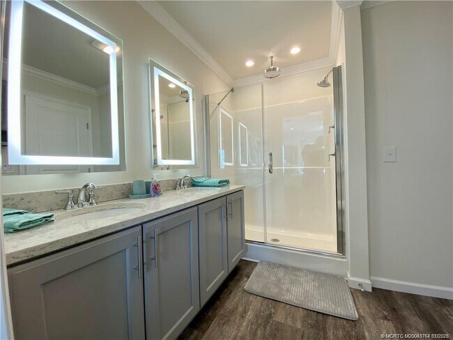 Building Photo - 2646 NE Pelican Wy