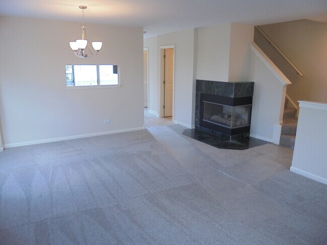 Building Photo - 1065 Manchester Cir