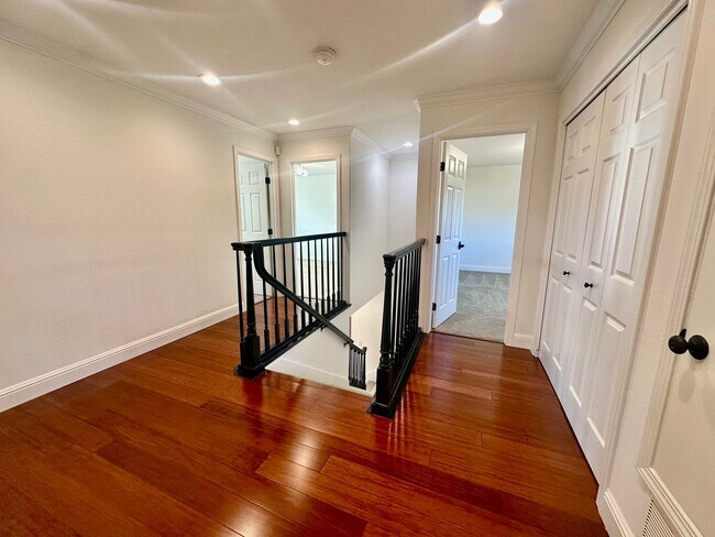 Building Photo - Exceptional Home with Pool and Raquet Club...