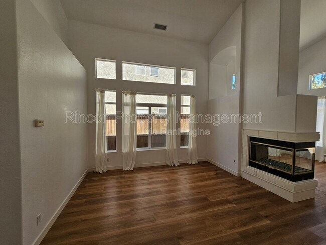 Building Photo - 4782 Templeton St