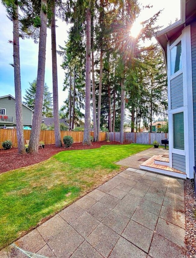Building Photo - Newly Updated 3 Bedroom 3 Bath Home in Cov...