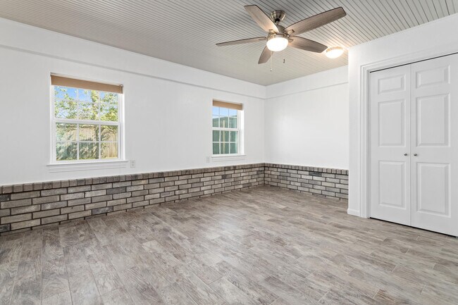 Building Photo - 100 Dillons Way