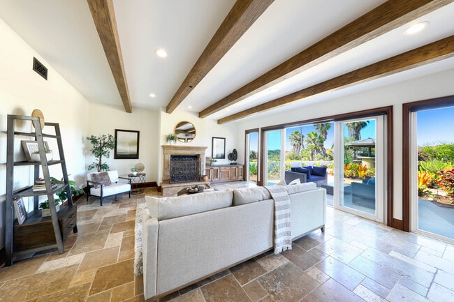 Building Photo - 3811 Vista Blanca