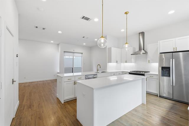 Building Photo - 2111 Bennett Ave