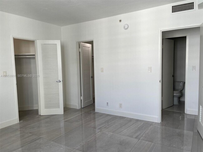 Building Photo - 3001 S Ocean Dr