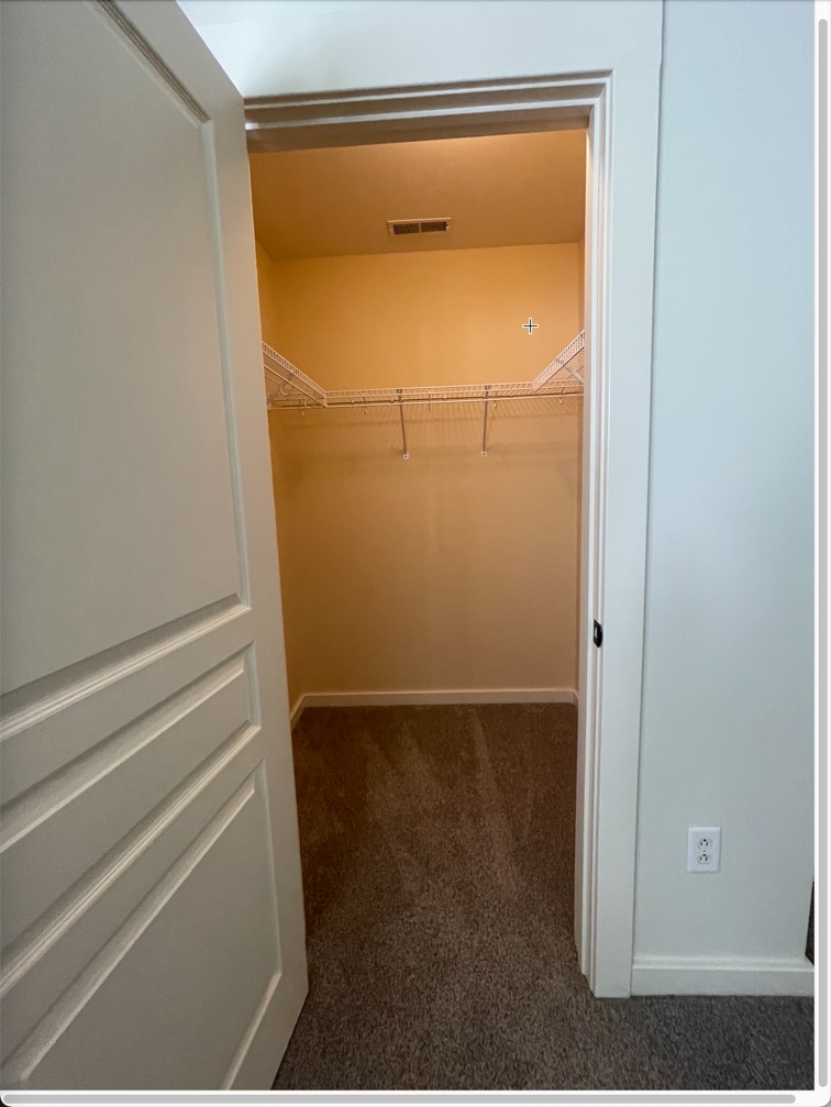 Walk in Closet - 2364 Zermatt Ave