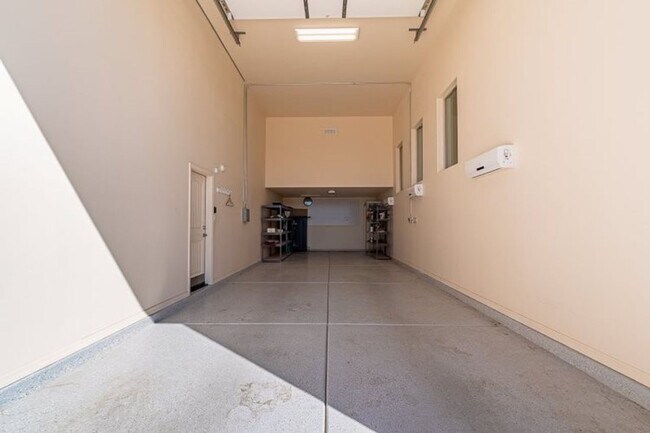 Building Photo - LAS BARRANCAS POOL HOME WITH SOLAR