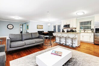 Building Photo - 2596 Dawn Dr