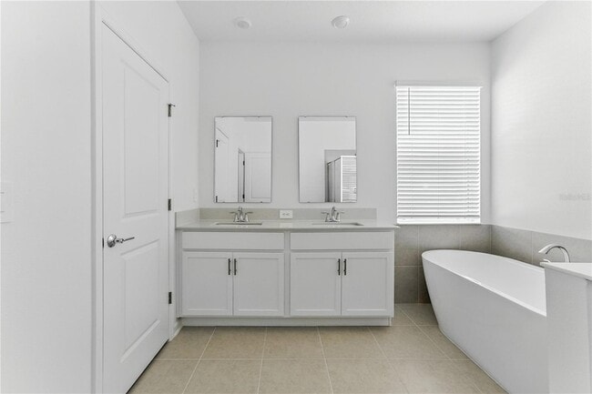 Building Photo - 2035 Rider Rain Ln