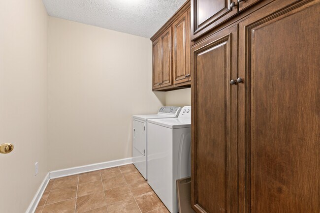 Building Photo - 359 Estate Ave