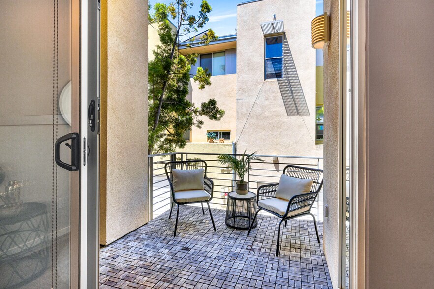 Building Photo - 2608 Lincoln Ave