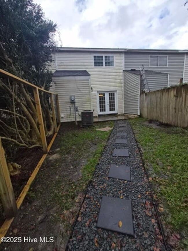 Building Photo - 411 Myrtlewood Cir