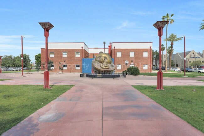 Building Photo - 1130 N 2nd St