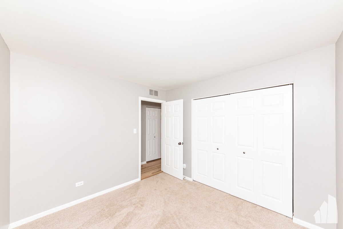 Building Photo - 1471 N Larrabee St