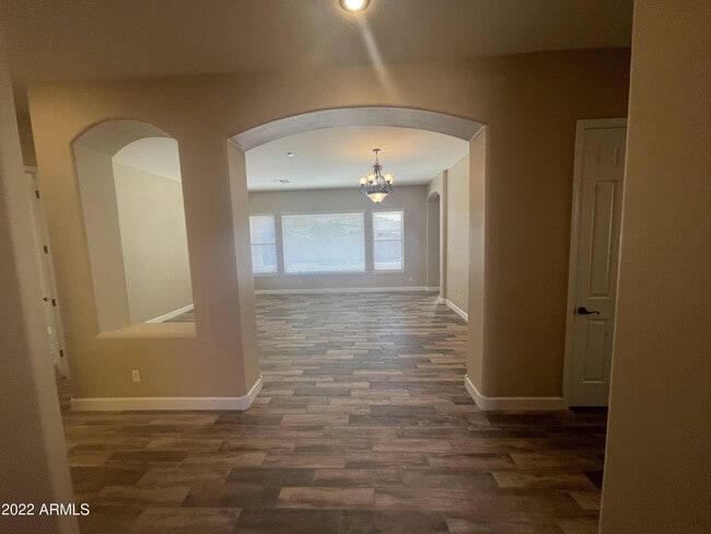 Building Photo - 4263 E Maplewood Ct