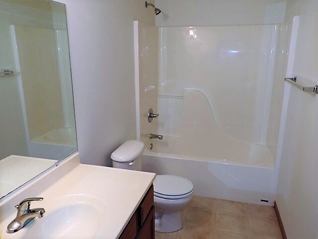Building Photo - $995 | 2 Bedroom, 2 Bathroom Condo | No Pe...