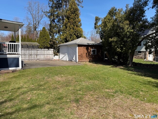 Building Photo - 5 Westwood Rd