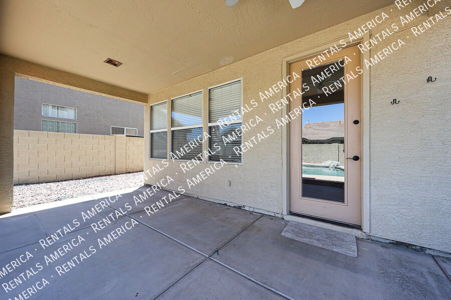 Building Photo - 1372 W Thompson Way