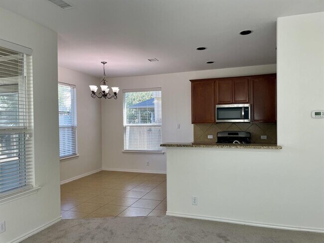Building Photo - 8725 White Ibis Dr
