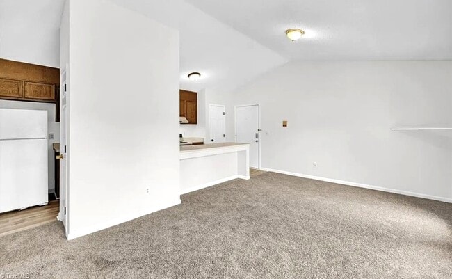 Building Photo - 2328 W Vandalia Rd