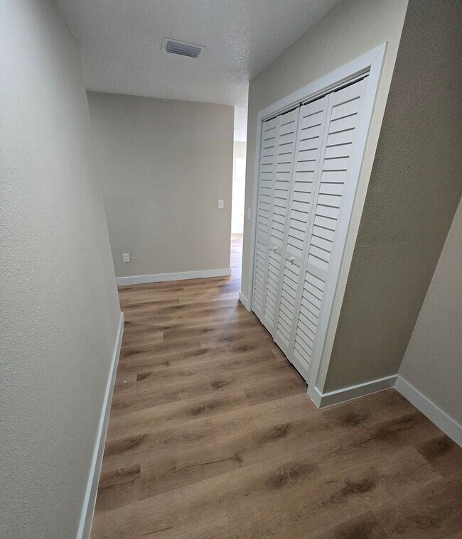 Building Photo - Charming and Newly Renovated 3BR 2BA Home in Jacksonville